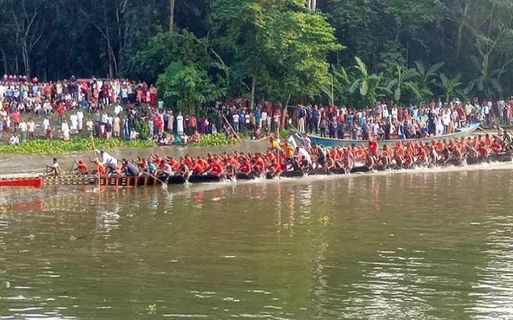 ফরিদপুরে কুমার নদে নৌকাবাইচ অনুষ্ঠিত