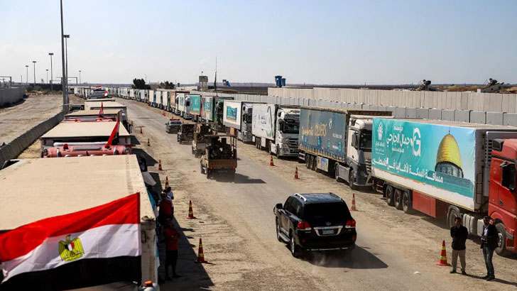 অবশেষে অবরুদ্ধ গাজায় ঢুকল ত্রাণবাহী ট্রাক