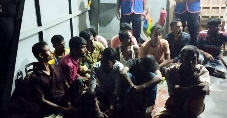 নিষেধাজ্ঞার শেষদিনে ভোলায় ৮২ জেলে আটক