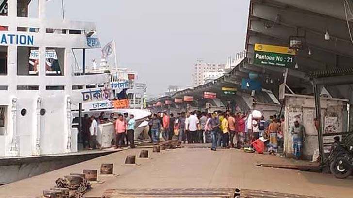 অবরোধে লঞ্চ চলাচল স্বাভাবিক, যাত্রী কম