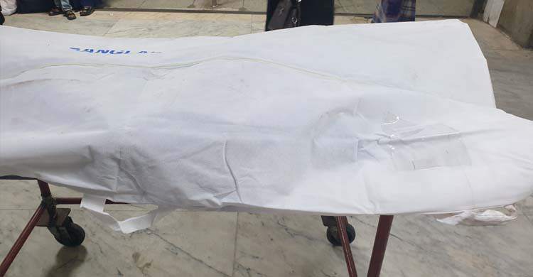 কাভার্ডভ্যান ওভারটেক করতে গিয়ে প্রাণ গেলো মোটরসাইকেল আরোহীর
