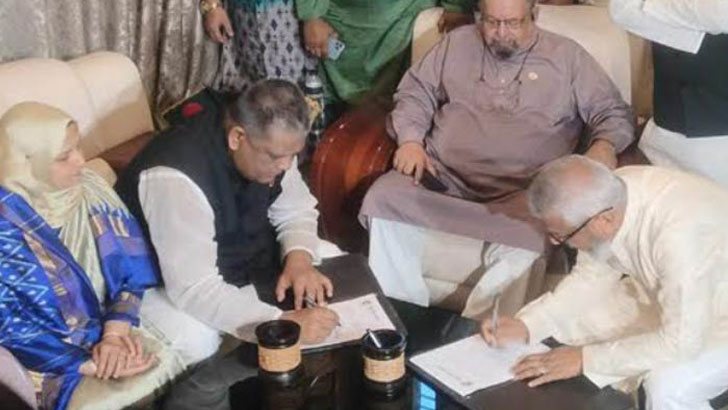 সিসিক মেয়রের দায়িত্ব নিলেন আনোয়ারুজ্জামান