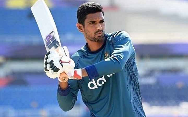 ‘বিশেষ ক্যাম্পে’ যোগ দিলেন মাহমুদউল্লাহ