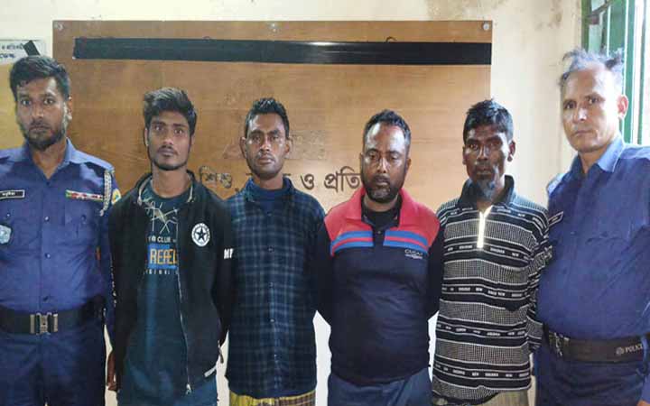 বরগুনায় গোপন সংবাদের ভিত্তিতে গ্রেফতার ৪ ডাকাত