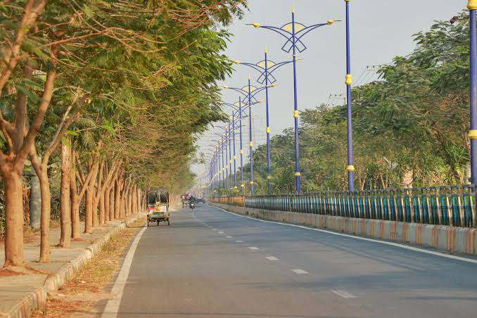 পুলিশের গাড়িতে হামলা, আহত ৪ পুলিশ সদস্য