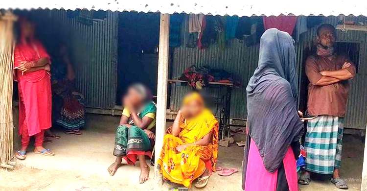 স্বামীকে তালাক দিয়ে বিয়ের দাবিতে প্রেমিকের বাড়িতে তরুণীর অনশন