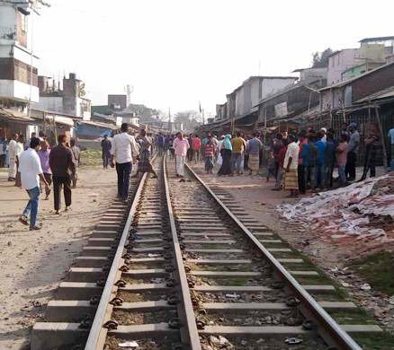একদিনে ট্রেনে কাটা পড়ে নিহত ২