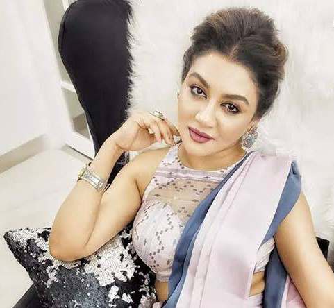 বলিউডে জয়ার অভিষেক আজ