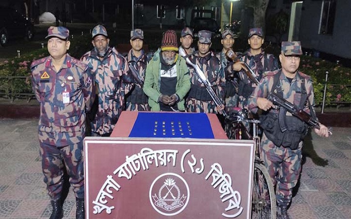 বেনাপোলে স্বর্ণসহ আটক ১