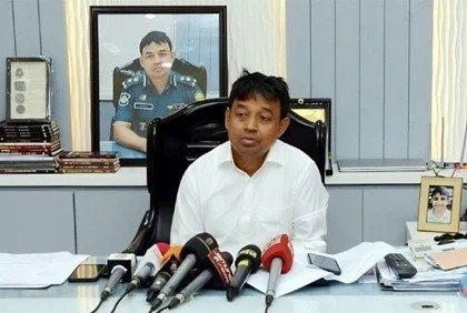 ৪০০ বোমা তৈরি করে সাপ্লাই দেন ‘বোমা মাওলানা’ : ডিবি প্রধান