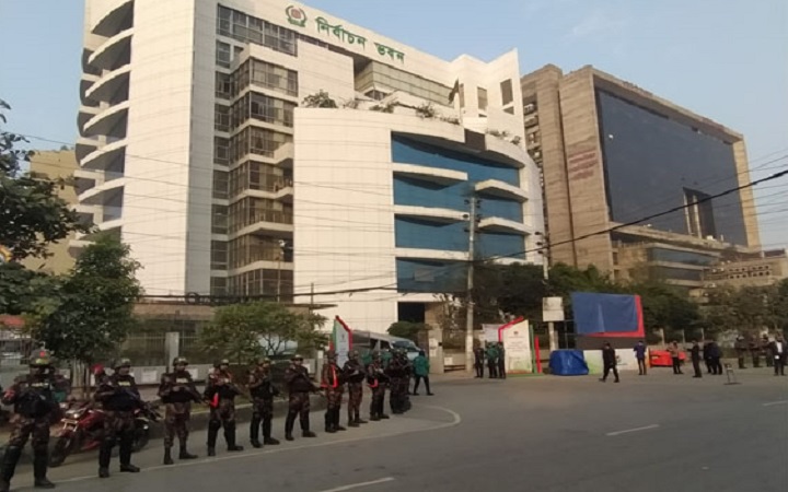 নির্বাচন ভবনে পুলিশ-বিজিবির কড়া নিরাপত্তা