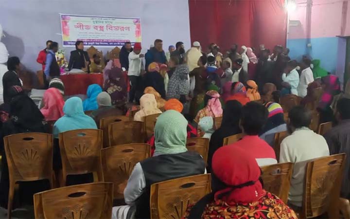 মুন্সিগঞ্জে এসএসসি ৯৫ ব্যাচের উদ্যোগে শীতবস্ত্র বিতরণ