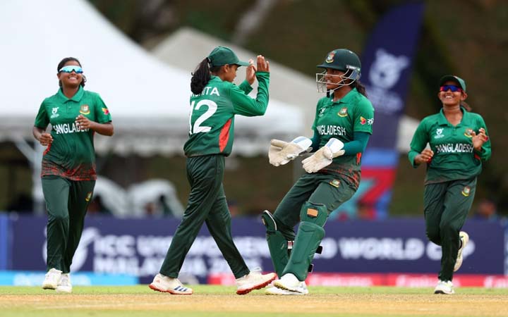 ৫২ রানে অলআউট নেপাল