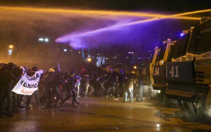 সরকারবিরোধী বিক্ষোভে উত্তাল তুরস্ক, আটক ৩৪৩