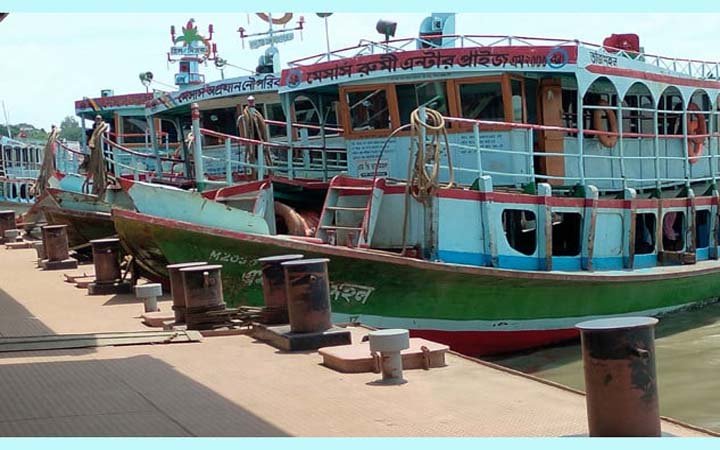 ঈদযাত্রায় প্রস্তুত আরিচা ও পাটুরিয়া ঘাটের ২৩ ফেরি, ৩৩ লঞ্চ