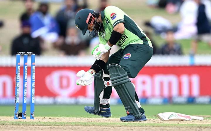 হোয়াইটওয়াশের পর শাস্তিও পেল পাকিস্তান