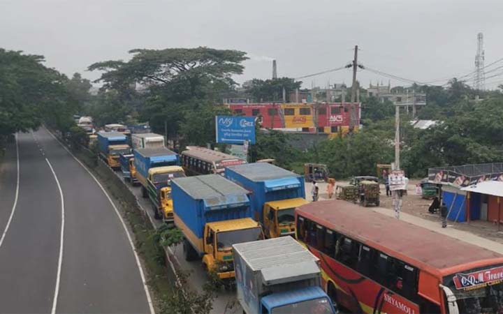 ঢাকা-চট্টগ্রাম মহাসড়কে যানজট