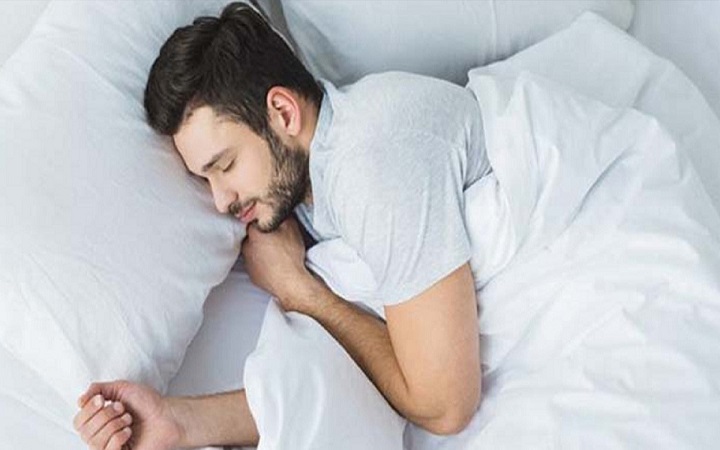 যে ভিটামিনের অভাবে শুয়ে বসে থাকতে ইচ্ছে হয়