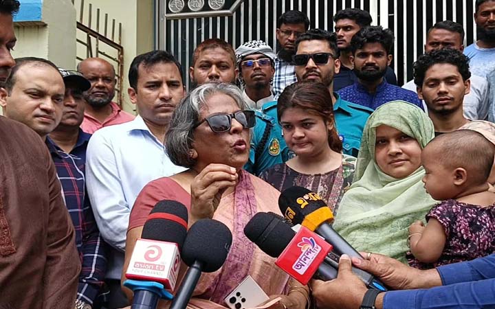 শহীদ নারীযোদ্ধাদের পরিবার যেন হারিয়ে না যায়: উপদেষ্টা শারমিন