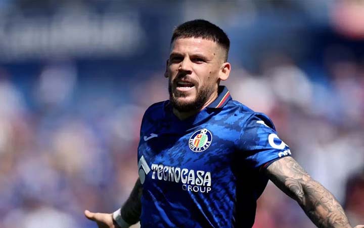 কুকুরের কামড়ে গুরুতর আহত পেরেস