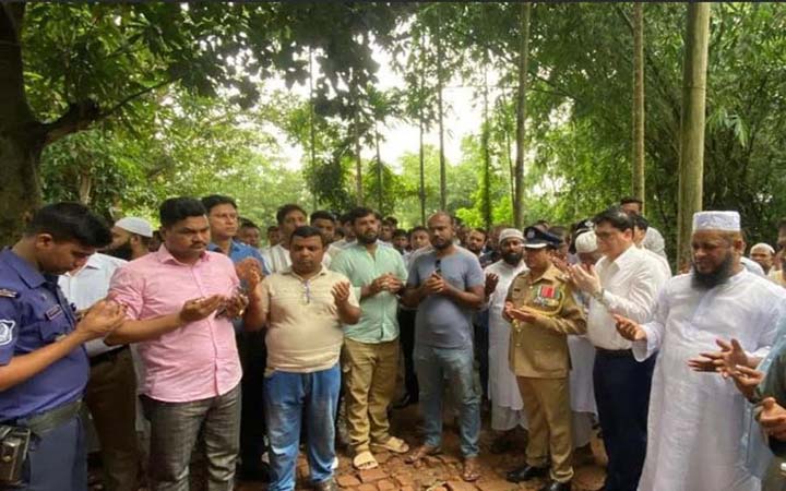 ফেনীতে গণঅভ্যুত্থান দিবসে শহীদের শ্রদ্ধা