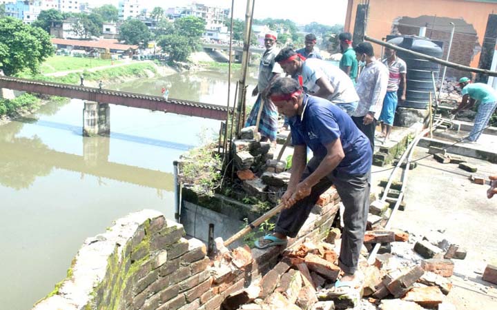 করতোয়া নদী দখলমুক্ত করতে উচ্ছেদ অভিযান শুরু