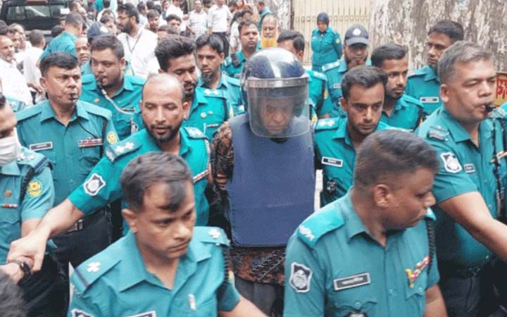 সাবেক সিইসি আউয়াল দায়রা আদালতেও জামিন পেলেন না