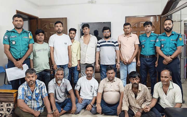 ঝটিকা মিছিলের প্রস্তুতিকালে আ. লীগের ১২ নেতাকর্মী গ্রেপ্তার