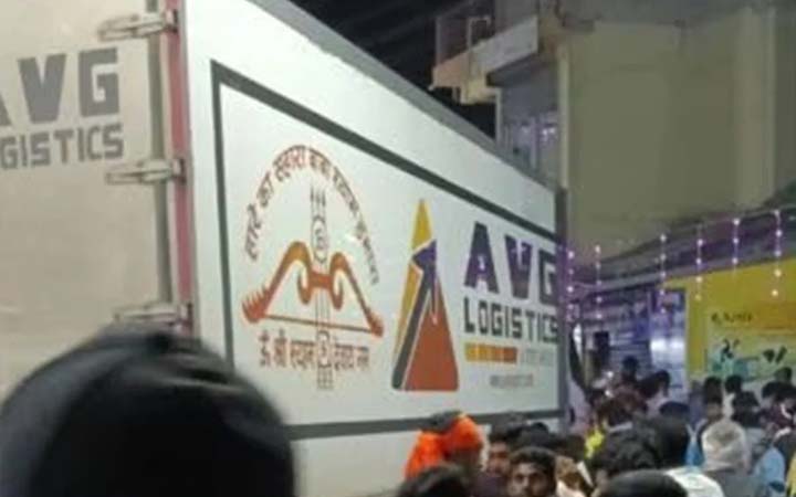 ভারতে গণেশ বিসর্জনের শোভাযাত্রায় ঢুকে পড়ল ট্রাক, নিহত ৯