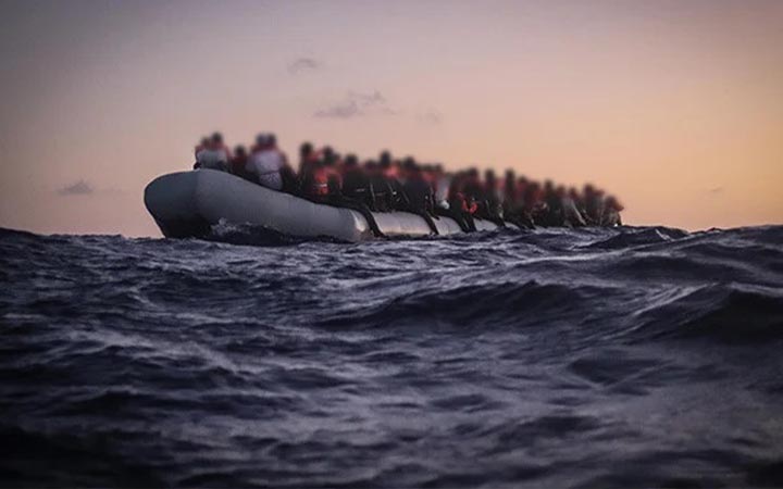 লিবিয়া উপকূলে শরণার্থীবাহী নৌকায় আগুন, নিহত অন্তত ৫০