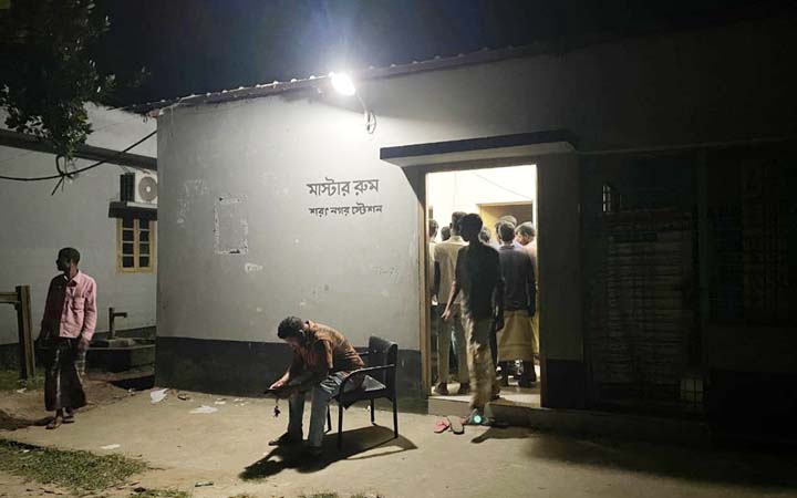 ট্রেনের যাত্রীদের সঙ্গে গ্রামবাসীর সংঘর্ষ, আহত পাঁচ