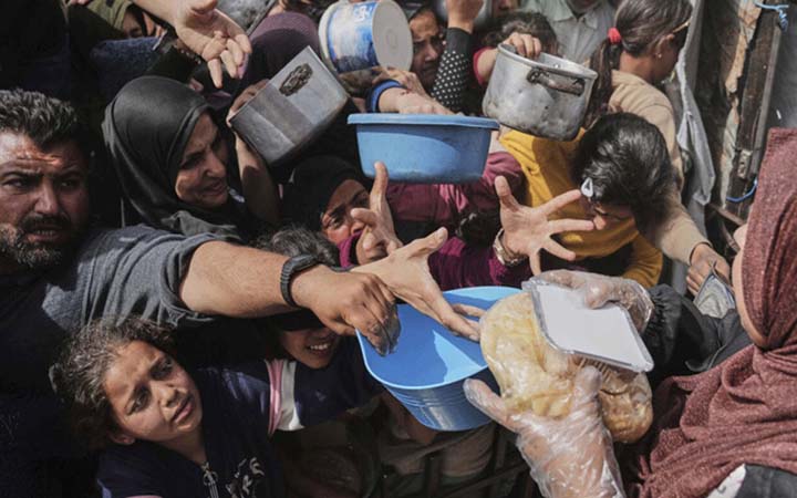 অনশনে ইসরায়েলে আটক ফরাসি সংসদ সদস্যরা