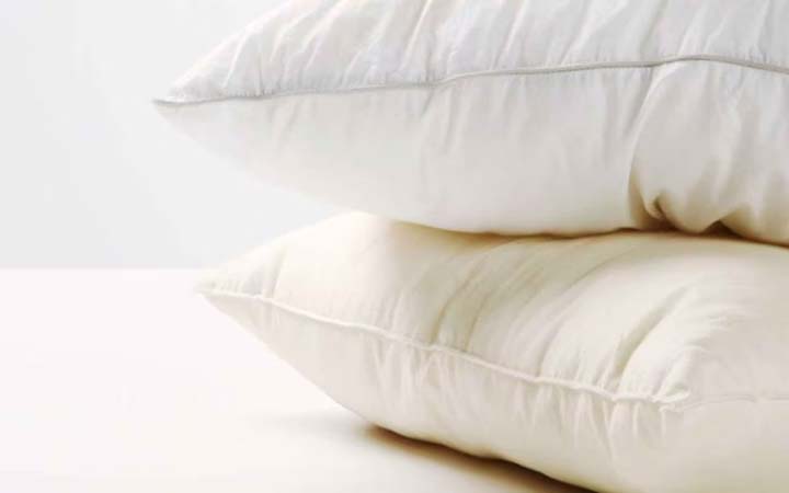 পুরোনো বালিশ থেকে বাড়তে পারে যেসব রোগের আশঙ্কা
