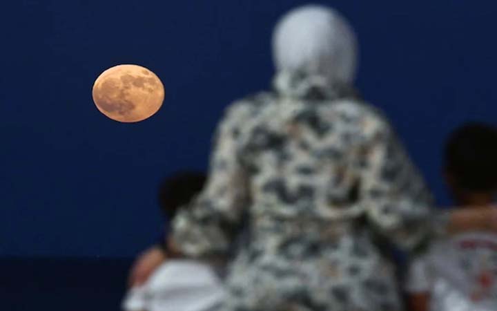 বছরের প্রথম সুপারমুন