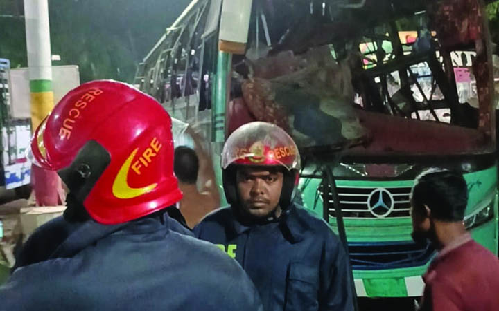 নোয়াখালীতে গ্যাস নেওয়ার সময় বাসের সিলিন্ডার বিস্ফোরণ, আহত চার