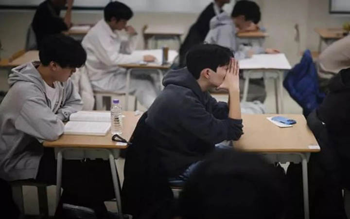 পরীক্ষার্থীদের জন্য নীরব পরিবেশ নিশ্চিতে সব ফ্লাইট বন্ধ রাখল দক্ষিণ কোরিয়া