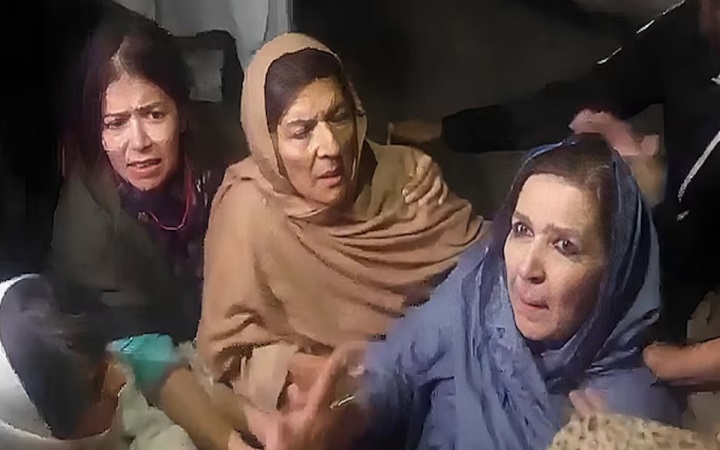 ইমরান খানের ৩ বোন আটক