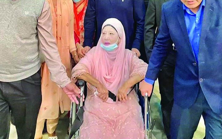 মেডিক্যাল বোর্ডের নিবিড় তত্ত্বাবধানে বিএনপির চেয়ারপারসন খালেদা জিয়া