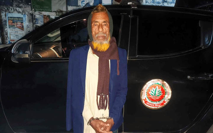 সদরপুরে সাড়ে তিন কেজি গাঁজাসহ মাদক কারবারি গ্রেপ্তার