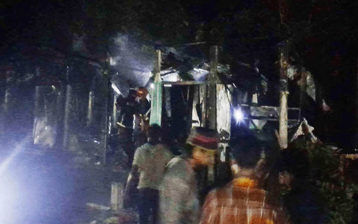 কুমিল্লার বুড়িচংয়ে ভয়াবহ অগ্নিকাণ্ডে পুড়ল বসতঘর