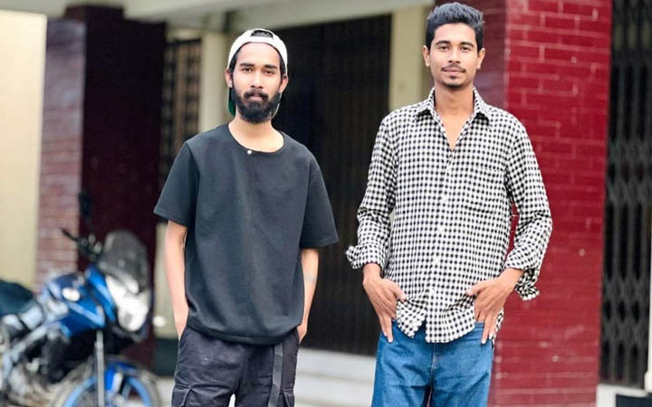 ময়মনসিংহের ত্রিশালে বন্ধুকে কুপিয়ে হত্যার পর রক্তমাখা কুড়াল হাতে থানায় আত্মসমর্পণ