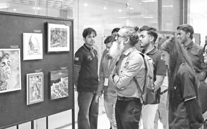 দীর্ঘ ৯ বছর পর এনএসইউ ফটোগ্রাফি প্রদর্শনীতে আবার ফিরেছে স্কাল্পচার শিল্প