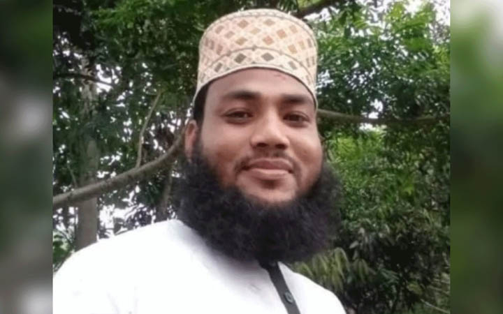 বয়ানরত অবস্থায় অসুস্থ, হাসপাতালে মারা গেলেন মাওলানা ফরিদুল ইসলাম