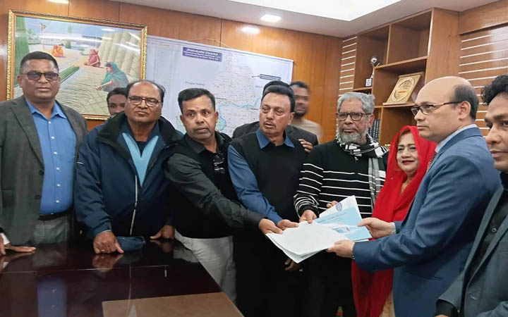 ঝালকাঠিতে বিএনপিসহ সাত প্রার্থীর মনোনয়নপত্র সংগ্রহ