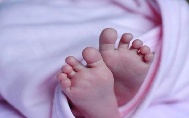 চকবাজারে পলিথিনে মোড়ানো নবজাতকের লাশ