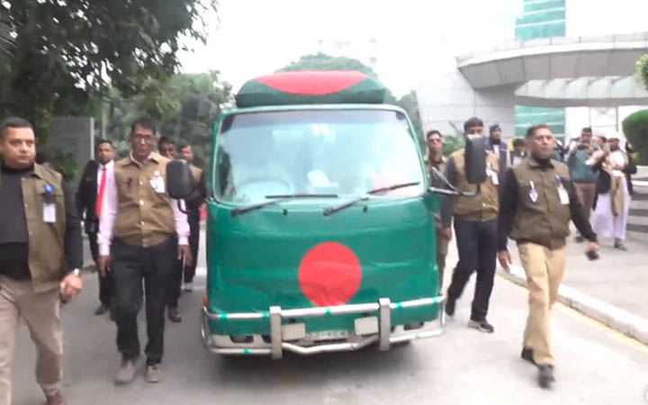 খালেদা জিয়ার মরদেহ নেওয়া হচ্ছে ‘ফিরোজায়’