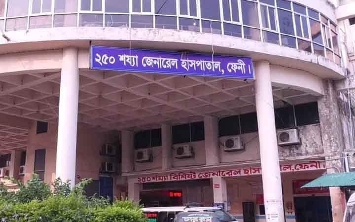 ফেনী হাসপাতালের অপারেশন থিয়েটারে রান্না করায় দুই নার্স বরখাস্ত