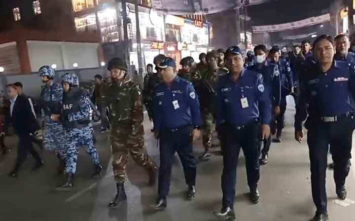 লক্ষ্মীপুরে সহিংসতারোধে মাঠে প্রশাসনের দশ হাজার সদস্য