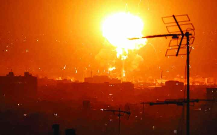 তেহরানে তেলের ডিপোসহ ৫ জ্বালানি স্থাপনায় হামলা