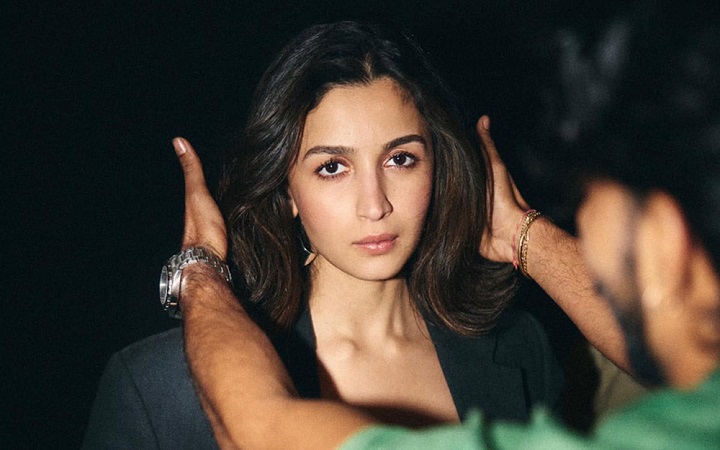 ফের মুক্তি পেছাল আলিয়ার সিনেমার